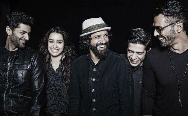 FILM REVIEW: कहानी और संगीत दोनों में चूकती है ''रॉक ऑन 2''