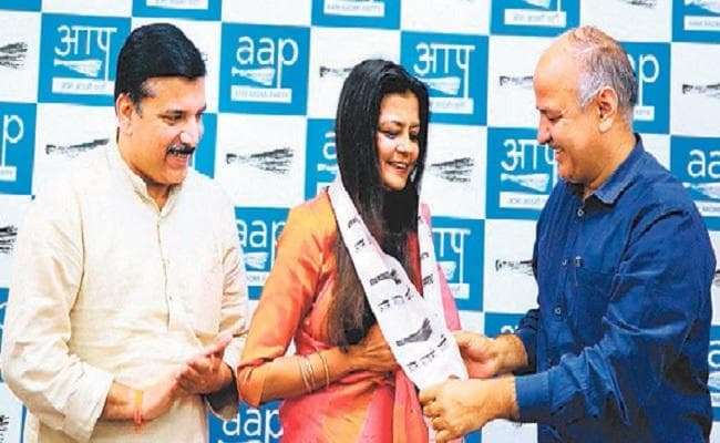 कीर्ति आजाद की पत्नी आप में शामिल, पीएम मोदी-जेटली पर साधा निशाना