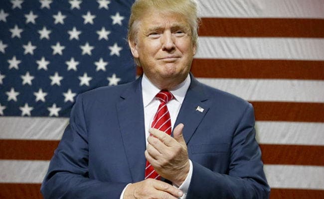 डोनाल्‍ड ट्रंप व माइक पेंस ने विश्व के करीब 30 नेताओं से बात की