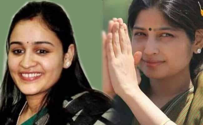 चाचा रामगोपाल की पार्टी में वापसी पर क्या बोलीं मुलायम परिवार की बहुएं