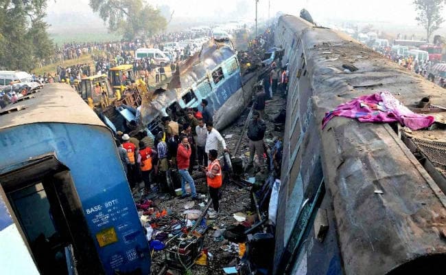 इंदौरा-पटना ट्रेन हादसा : बचाव राहत कार्य के लिए आर्मी को बुलाया गया