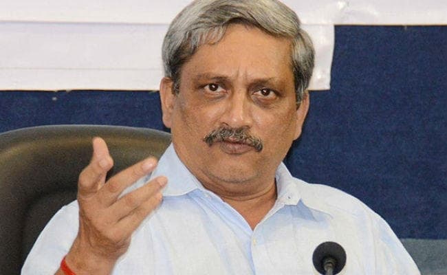 शहीद होने की बजाय, दुश्मन को पहले ही मार दें गोली : मनोहर पर्रिकर