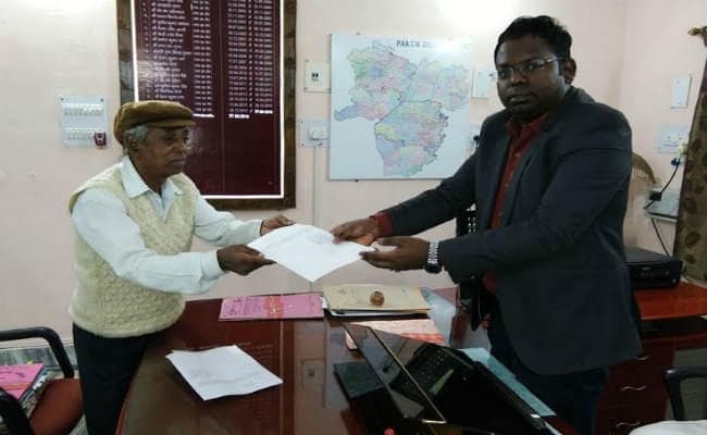 डॉ अरुण ने सुषमा स्वराज को किडनी देने की इच्छा जतायी, उपायुक्त को सौंपा आवेदन