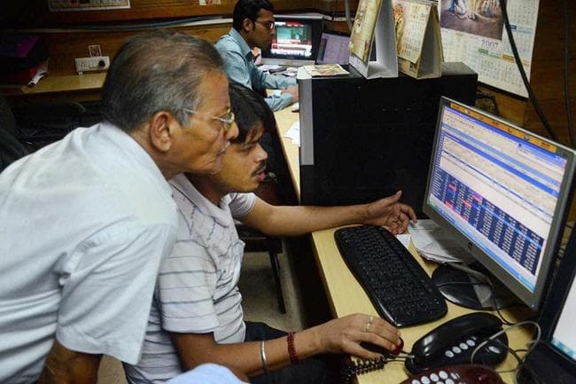 बाजार में लौटी रौनक, 91 अंक चढ़कर सेंसेक्‍स 26,052 पर बंद