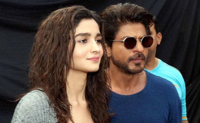 ''डियर जिदंगी'' का नया गाना रिलीज, शाहरुख-आलिया ने की पुरानी यादें ताजा