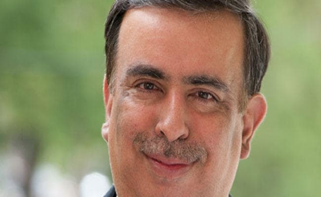 महबूबा मुफ्ती के सलाहकार अमिताभ मट्टू ने इस्तीफा दिया