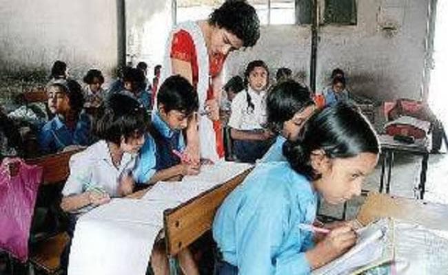 बिहार : पूर्वी चंपारण जिले के 150 शिक्षकों का वेतन रोका