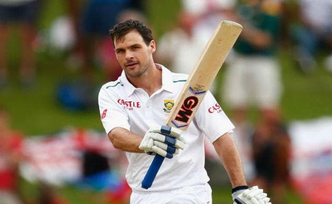 दिन-रात के टेस्ट में पहली बार इस्तेमाल हुआ गुलाबी गेंद, स्टीफन कुक ने किया पहली बार सामना