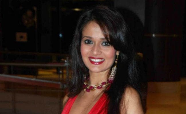 ''बिग बॉस 10'' में वाइल्‍ड कार्ड के जरिए इंट्री करेंगी अपर्णा तिलक, जानें उनके बारे ये बातें...