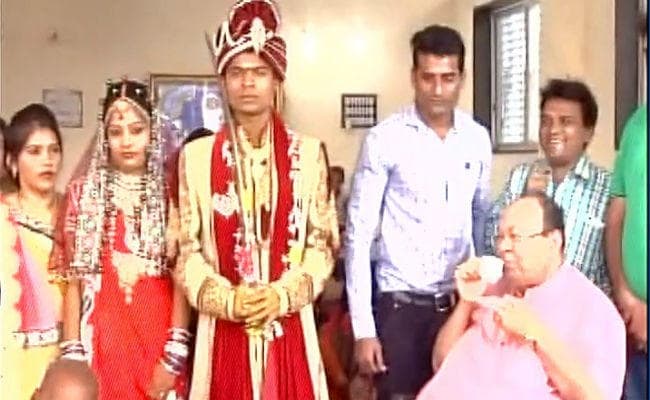 चाय-पानी-बारात: वाह! केवल 500 रुपये में हो गई सूरत के इस जोड़े की शादी, पढें कैसे