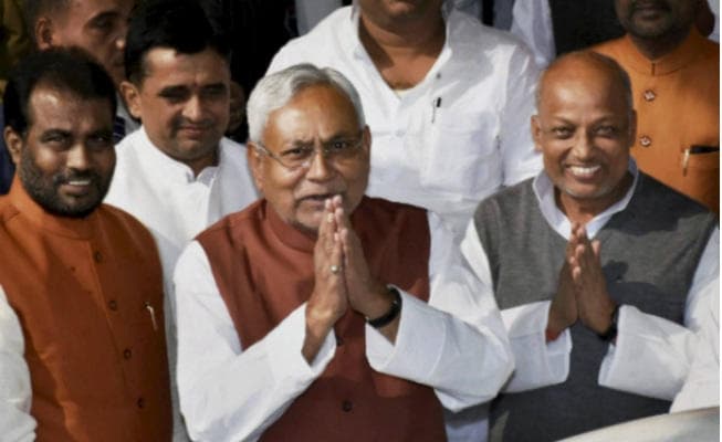 नीतीश ने नोटबंदी का समर्थन किया, महागठबंधन में किसी प्रकार की दरार को किया खारिज