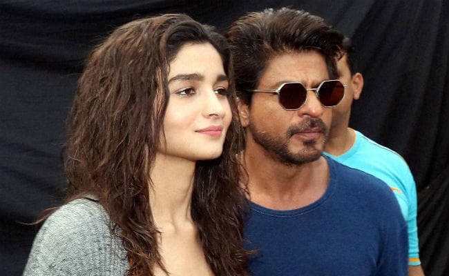 बॉक्‍स ऑफिस पर ''डियर जिंदगी'' की शानदार कमाई, दो दिन में कमाये 20 करोड़