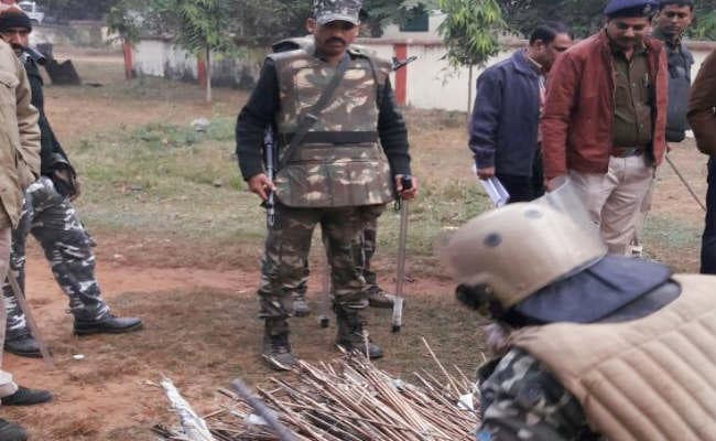 दुमका : छात्रावास में हथियार मिलने की घटना पर सीएम रघुवर दास ने जतायी चिंता