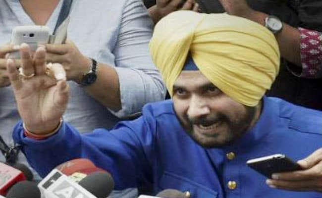 सिद्धू भी हो सकते हैं कांग्रेस में शामिल, पत्नी ने कहा,  ‘हम दो जिस्म, एक जान''