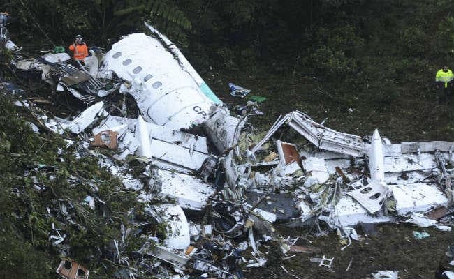 ब्राजील फुटबॉल क्लब के खिलाडियों को लेकर जा रहा विमान क्रैश, 75 की मौत, तीन दिन का राष्‍ट्रीय शोक