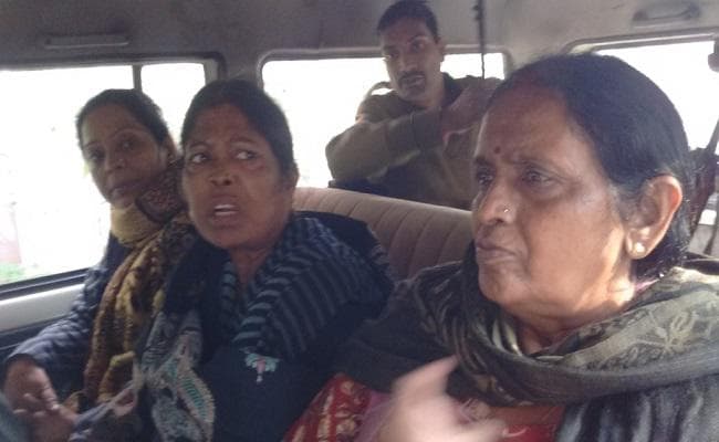 बिहार : बेतिया में नौतन सीडीपीओ दस हजार घूस लेते गिरफ्तार