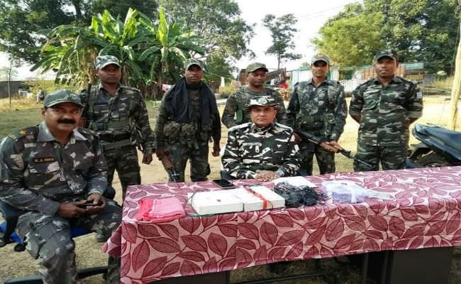 पीएलएफआई सुप्रीमो दिनेश गोप मुठभेड़ में घायल, फरार