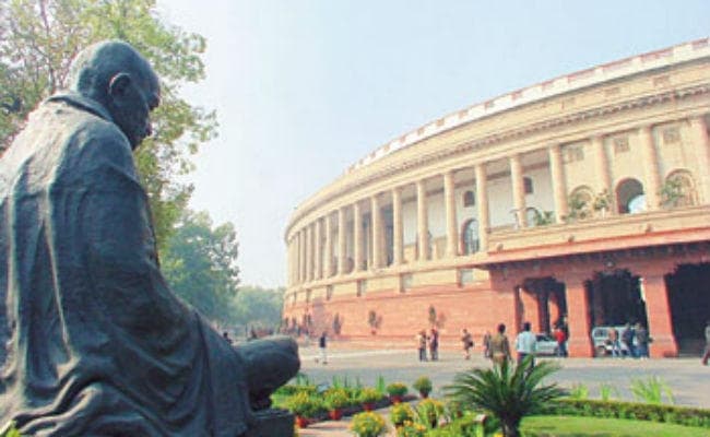 LIVE: नोट बंदी को लेकर विपक्ष का हंगामा, कार्यवाही कल तक के लिए स्थगति