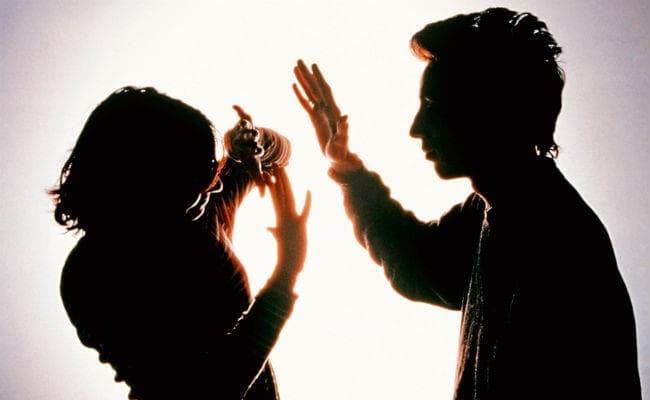 हिंसा में कोई मर्दानगी नहीं