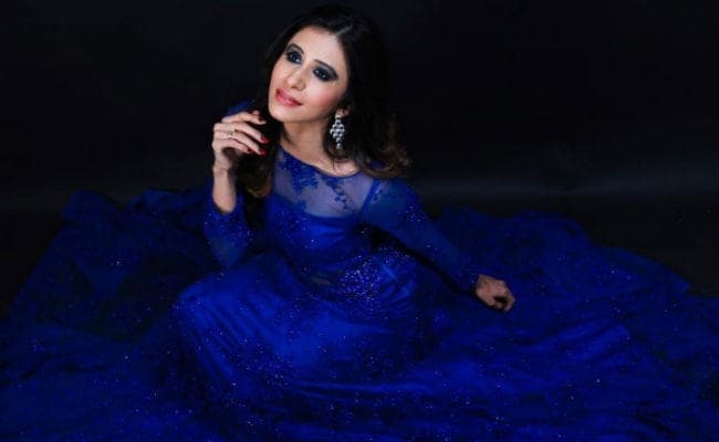 गोवा में बैचलर पार्टी इंज्‍वॉय कर रही हैं ''बिग बॉस'' फेम किश्‍वर मर्चेंट, देखें तस्‍वीरें