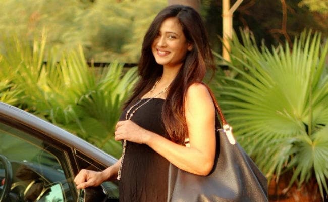 श्‍वेता तिवारी ने दिया बेटे को जन्‍म, पहले से है 15 साल की एक क्‍यूट बेटी...