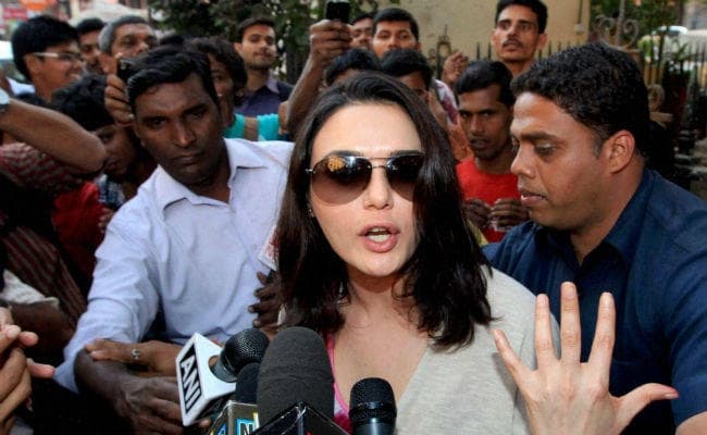 प्रीति जिंटा के मौसेरे भाई ने की आत्‍महत्‍या, सुसाइड नोट बरामद