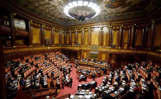 इटली में संविधान संशोधन के लिए जनमत संग्रह जारी, पढ़िये, सरकार हारी, तो क्या होगा असर