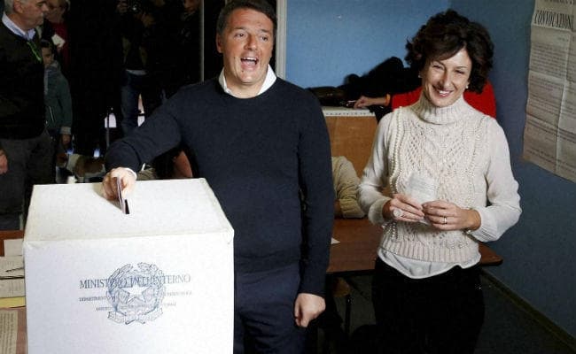 इटली में संविधान संशोधन पर जनमत संग्रह में हारे PM रेनजी, दिया इस्‍तीफा