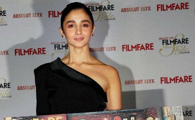 इन तीन अभिनेत्रियों को अपनी प्रेरणा मानती हैं आलिया