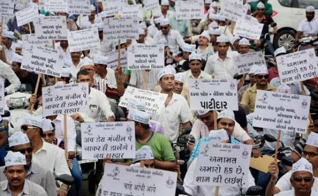 पटेलों के लिए ओबीसी आरक्षण की संभावनाएं तलाशेगी गुजरात सरकार