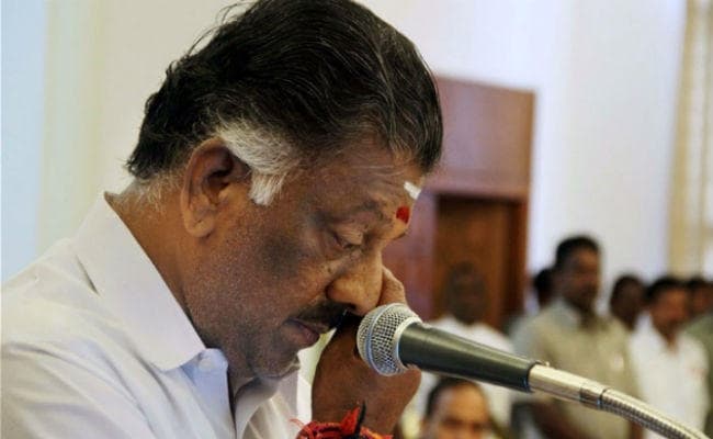 जयललिता के विश्वसनीय रहे हैं ओ पन्नीरसेल्वम, जानें उनसे जुड़ी सभी बातें