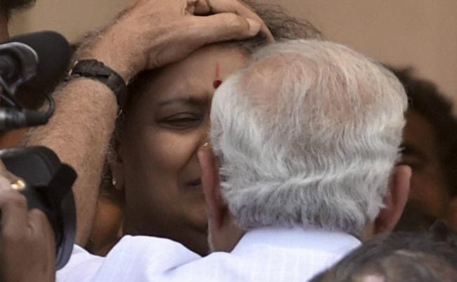 जयललिता के बाद अन्नाद्रमुक में बदलेगा सत्ता का केंद्र, आसान नहीं होगी शशिकला की राह