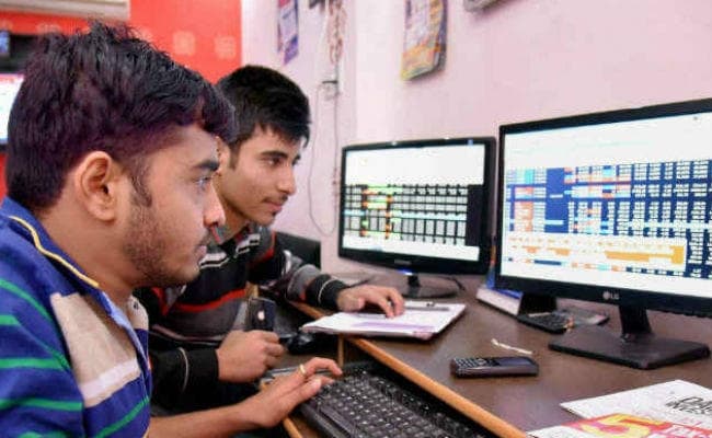 बाजार में लौटी रौनक, सेंसेक्स 457 अंक चढ़कर 26,694 अंंक में बंद