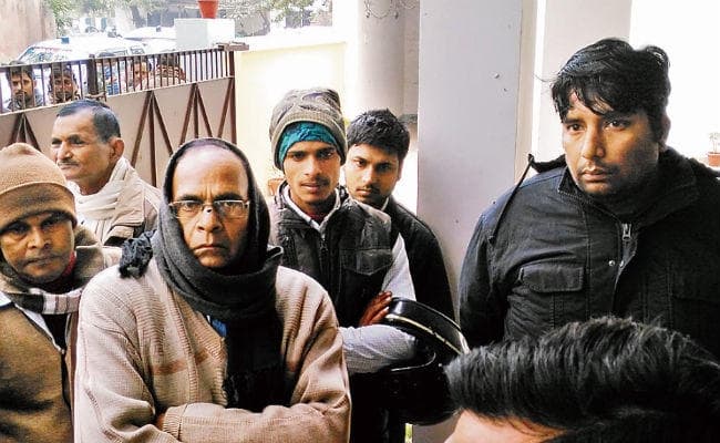 बिहार टॉपर्स घोटाले के एक आरोपित की तीसरी मंजिल से गिरकर मौत, पुलिस के खिलाफ हत्या का मुकदमा दर्ज