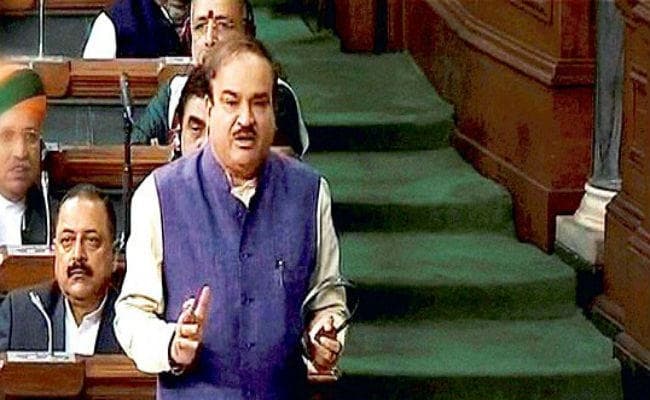 संसद का समय और जनता का पैसा बर्बाद करने के लिए विपक्ष मांगे माफी : अनंत कुमार