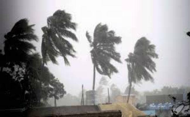 आंध्र प्रदेश के तट की ओर बढ़ रहा ‘वरदा तूफान’, हाई अलर्ट जारी
