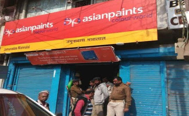 कोडरमा : आयकर विभाग का पेट्रोल पंप व हार्डवेयर कारोबारी के यहां छापा