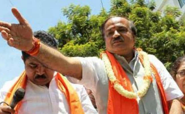 देश से माफी मांगें राहुल गांधी : अनंत कुमार