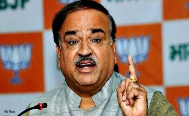 नोटबंदी : कांग्रेस पर भाजपा का पलटवार कहा- अब नोट जुगाड़ पर चर्चा होनी चाहिए