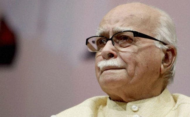 आडवाणी किससे नाराज हैं, सरकार से, विपक्ष से या फिर स्पीकर सुमित्रा महाजन से?