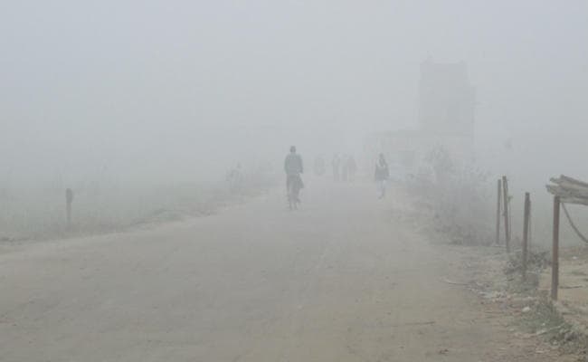 ठंड का असर : कई ट्रेनों का समय बदला, उड़ानें रद्द, आज खिलेगी धूप