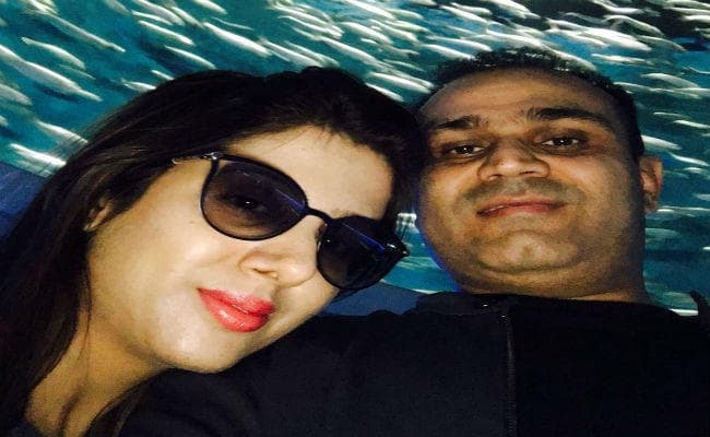 पत्नी आरती को जन्मदिन पर सहवाग ने कहा-‘हैप्पी बर्थडे बीवी जी’, आरती ने कहा थैंक्स