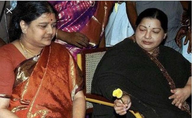 शशिकला व जयलिलता की दोस्ती पर फिल्म बनायेंगे रामगोपाल वर्मा