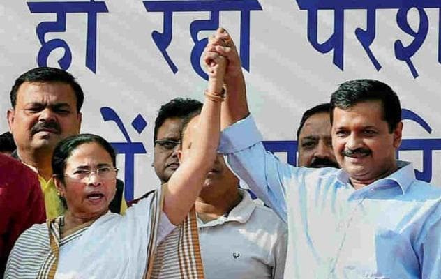 नोटबंदी : राजनीतिक दलों को मिली छूट पर ममता -केजरी का हमला, सीबीडीटी ने दी सफाई