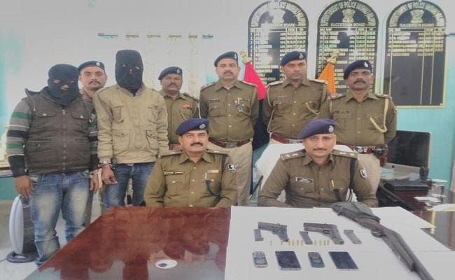 बिहार : वैशाली में कुख्यात अपराधी सहयोगी के साथ गिरफ्तार