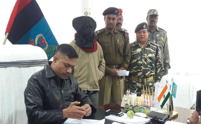 हार्डकोर इनामी नक्सली जोसेफ उर्फ देवीलाल गिरफ्तार, पाकुड़ एसपी अमरजीत बलिहार की हत्या में था शामिल