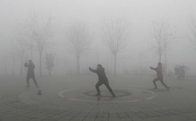 चीन के 40 शहरों में तीसरे दिन भी रहा भीषण प्रदूषण