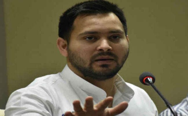 तेजस्वी ने किस नेता को बताया सुप्रीम कोर्ट से ऊपर !