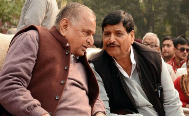 यूपी की राजनीति में तरह-तरह के रिश्ते: बेटे-बेटियां, बहन, बुआ, दो लड़के और दर्जनों चाचा