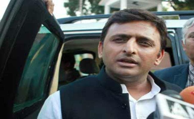 मोदी सरकार हर 15 दिन पर सर्जिकल स्ट्राइक कर रही है : अखिलेश